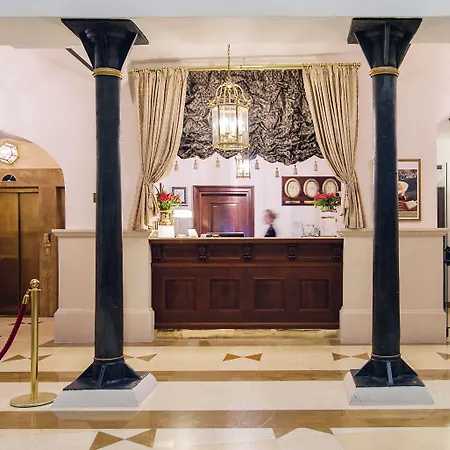 Отель Arcadia Boutique Братислава