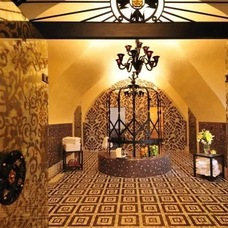 מלון Arcadia Boutique 4*