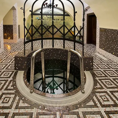 Готель Arcadia Boutique 4*