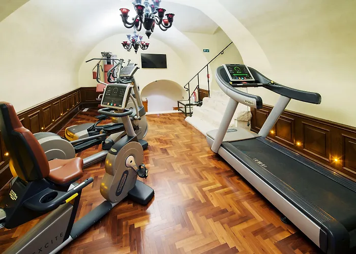 מלון Arcadia Boutique 4*