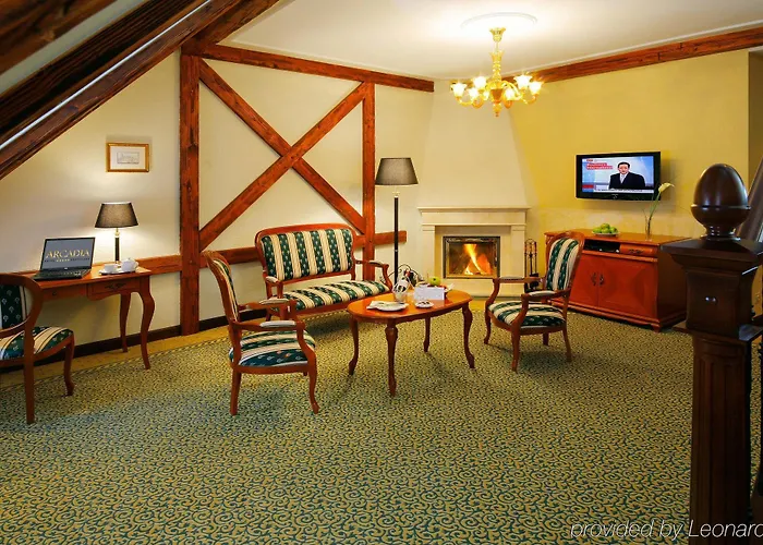 מלון Arcadia Boutique 4*